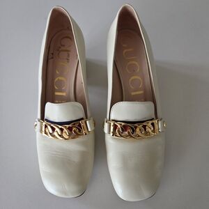 Gucci Women's Ivory Loafers with Gold Accent